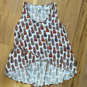 Never worn, adorable Anthro pineapple top